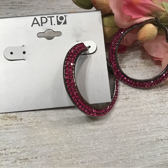 🎀[2/$25.00]🎀 APT. 9 Hoops - Picture 2 of 5